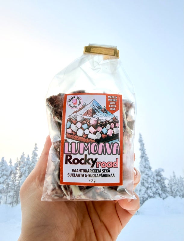 Lumoava rocky road suolap&auml;hkin&auml;ll&auml; vaahtokarkkisuklaa