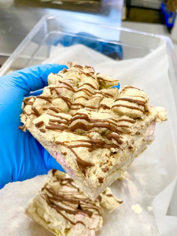 Lumi-salmiakki rocky road ilman p&auml;hkin&auml;&auml;